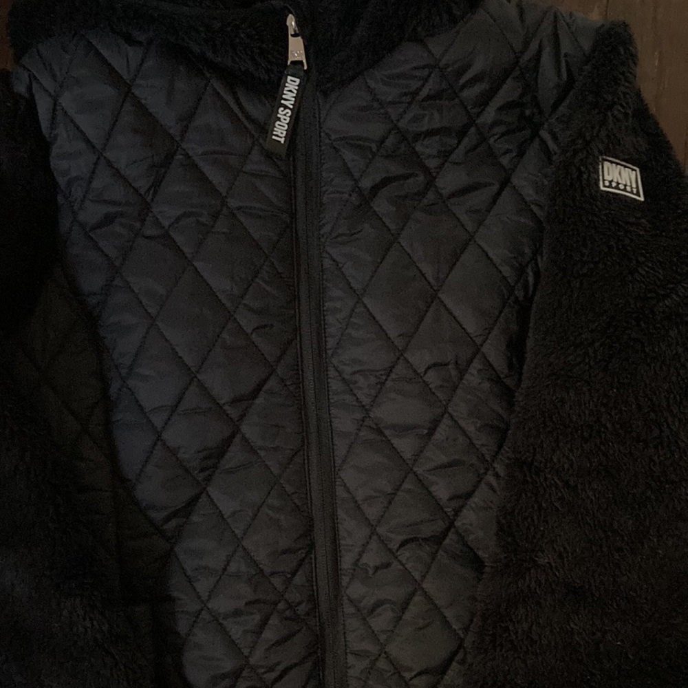 🔥 FLASH SALE 🔥 NWOT DKNY Warm Hooded Zip Up Black Jacket Cozy hood and sleeves